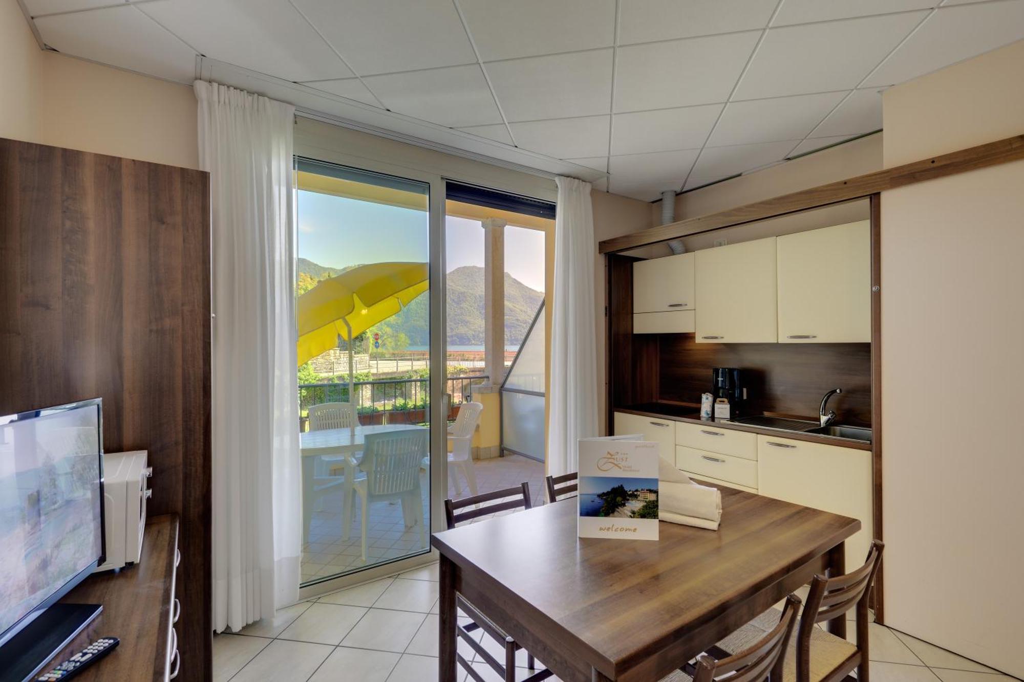 Hotel Residence Zust Verbania Kültér fotó